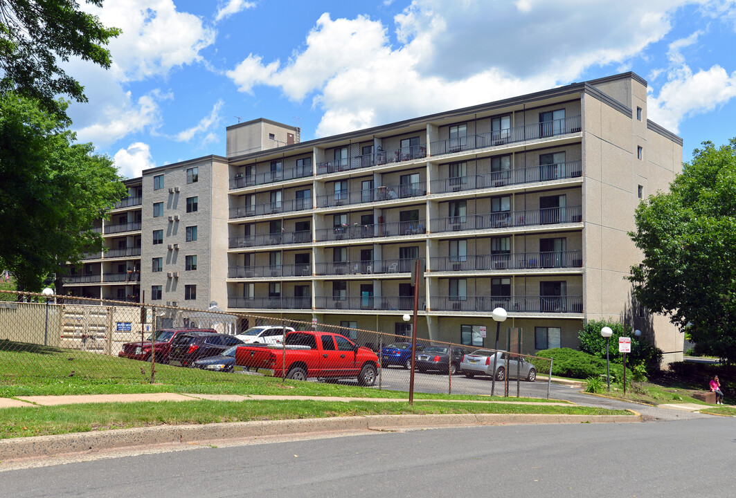 Samuel J. Kronman Apartments in Highland Park, NJ - Building Photo