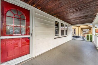 18901 Renwood Ave in Euclid, OH - Foto de edificio - Building Photo