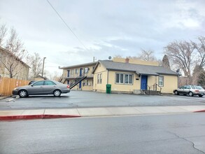 400 Highland Ave in Reno, NV - Building Photo - Primary Photo