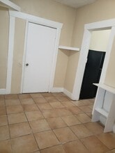 2110 W Flagler St in Miami, FL - Foto de edificio - Building Photo