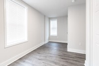 951 E Locust Ave photo'