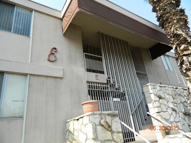 6979 Palm Ct, Unit 216E in Riverside, CA - Foto de edificio - Building Photo