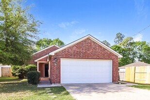 16266 Hidden Deer Ln in Conroe, TX - Building Photo