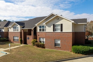 Alabaster Estates in Dothan, AL - Building Photo