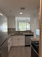 6500 NW 114th Ave in Doral, FL - Building Photo - Building Photo