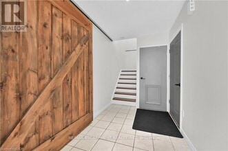 3347 Hannibal Rd in Burlington, ON - Building Photo - Building Photo