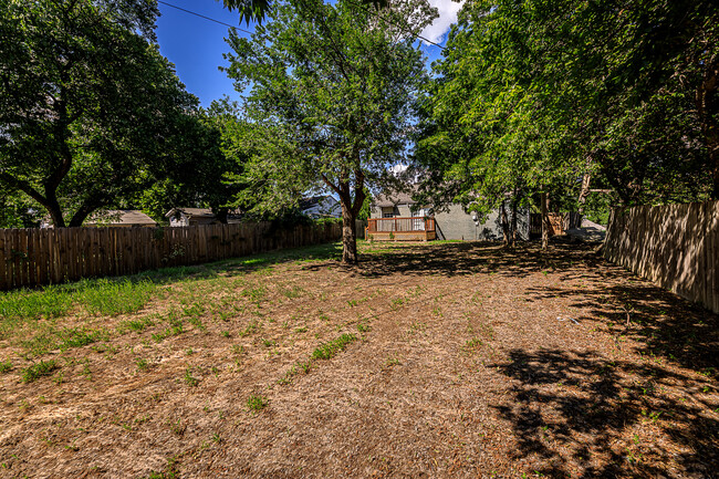 1422 NW 22nd St in Lawton, OK - Foto de edificio - Building Photo