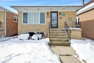 5424 S New England Ave in Chicago, IL - Foto de edificio - Building Photo