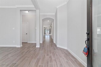 11127 Bluewater Lagoon Cir in Cypress, TX - Foto de edificio - Building Photo