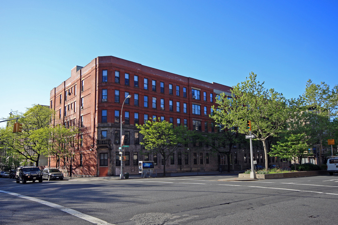 Audubon Apartments in New York, NY - Foto de edificio