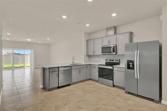 3087 Emerald Acrs Ln in Sanford, FL - Building Photo - Building Photo