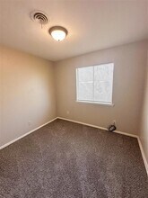 430 NW Mission Blvd in Lawton, OK - Foto de edificio - Building Photo