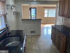 118 W Lehman Ave in Hatboro, PA - Building Photo - Building Photo