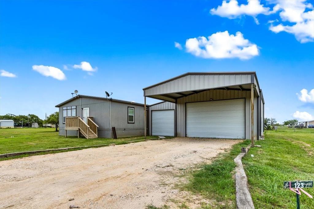 123 Thresher Fish Ln in Palacios, TX - Foto de edificio