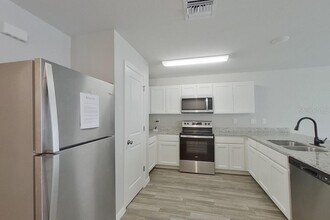 4341 NW 34th Ave in Cape Coral, FL - Building Photo - Building Photo