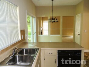 6387 Laurel Post Dr in Lithonia, GA - Foto de edificio - Building Photo