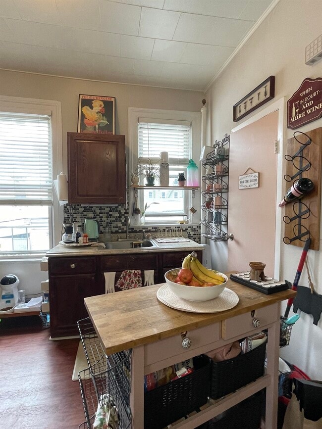 134 43rd St in Union City, NJ - Building Photo - Building Photo