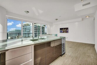 1080 Brickell Ave, Unit # 3801 in Miami, FL - Foto de edificio - Building Photo