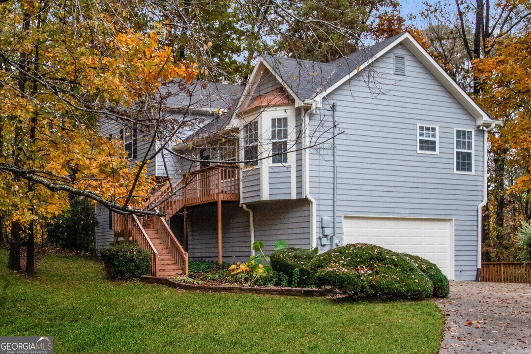 127 Kingswood Dr in Ellenwood, GA - Building Photo