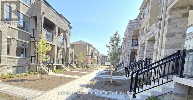 45 Fieldridge Cres in Brampton, ON - Building Photo - Building Photo