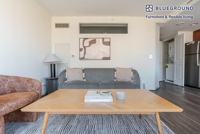 3444 Fairfax Dr in Arlington, VA - Foto de edificio - Building Photo