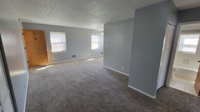 4405 Landside Dr in Louisville, KY - Building Photo - Building Photo