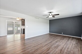 815 Bronk Rd in Joliet, IL - Building Photo - Building Photo