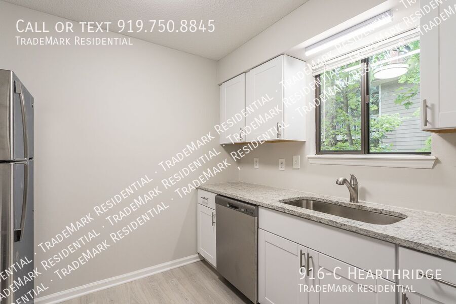 916 Hearthridge Ct in Raleigh, NC - Building Photo