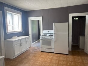 418 Lincoln St in Janesville, WI - Building Photo - Building Photo
