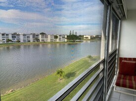 4042 Exeter C in Boca Raton, FL - Building Photo