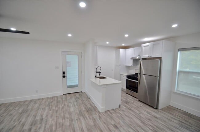 property at 1200 E 52nd St