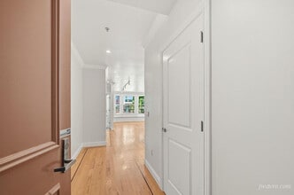 166 Sanchez St in San Francisco, CA - Building Photo - Building Photo