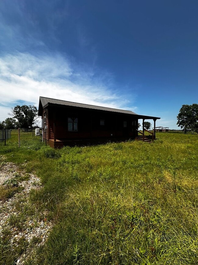 547 Walker Ln in Millsap, TX - Building Photo - Building Photo