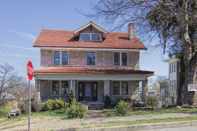 2800 Oakland Ave in Nashville, TN - Building Photo - Building Photo