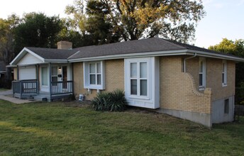 4926 Haskell Ave in Kansas City, KS - Foto de edificio - Building Photo