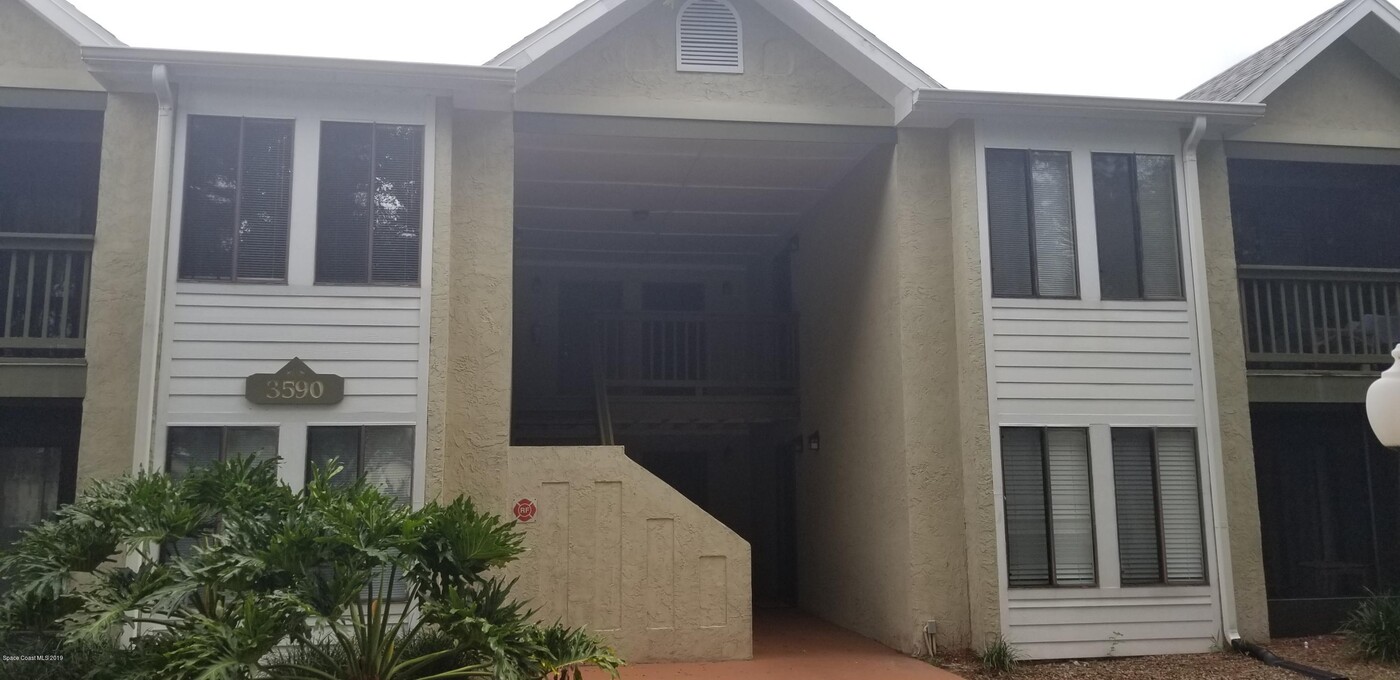 3590 Sable Palm Ln in Titusville, FL - Building Photo