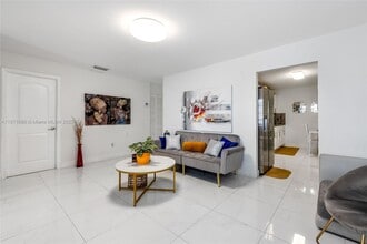 11451 SW 5th St in Miami, FL - Building Photo - Building Photo