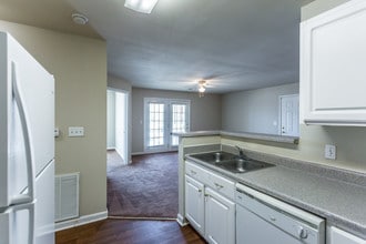 Ridge at Jonesboro in Jonesboro, AR - Building Photo - Interior Photo