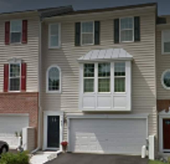 property at 425 Scarecrow Ct