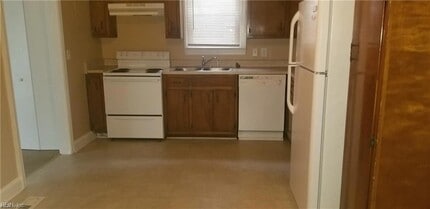 414 Seminole Rd in Hampton, VA - Building Photo - Building Photo
