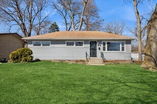 815 W 187th St in Glenwood, IL - Building Photo