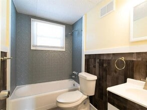 14411 Knox Ave in Warren, MI - Building Photo - Building Photo