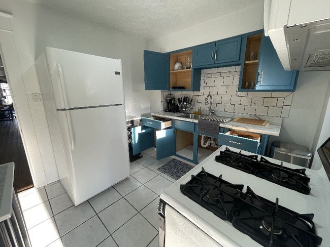 1308 N Gladstone Ave