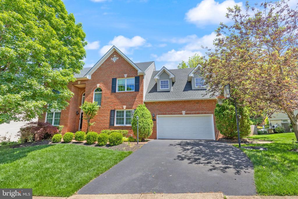 46448 Montgomery Pl in Sterling, VA - Building Photo