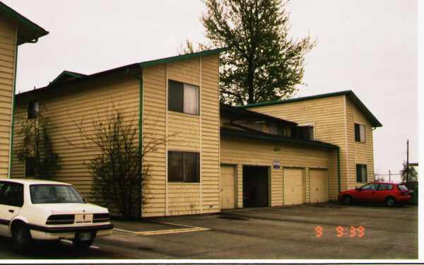 1605 Norpoint Way NE in Tacoma, WA - Building Photo