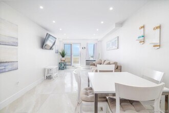 450 W Broadway in Long Beach, NY - Building Photo - Building Photo