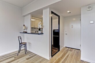 2701 Westheimer Rd in Houston, TX - Foto de edificio - Building Photo