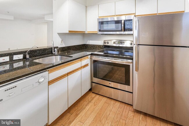 1619 R St NW-Unit -B4 in Washington, DC - Foto de edificio - Building Photo