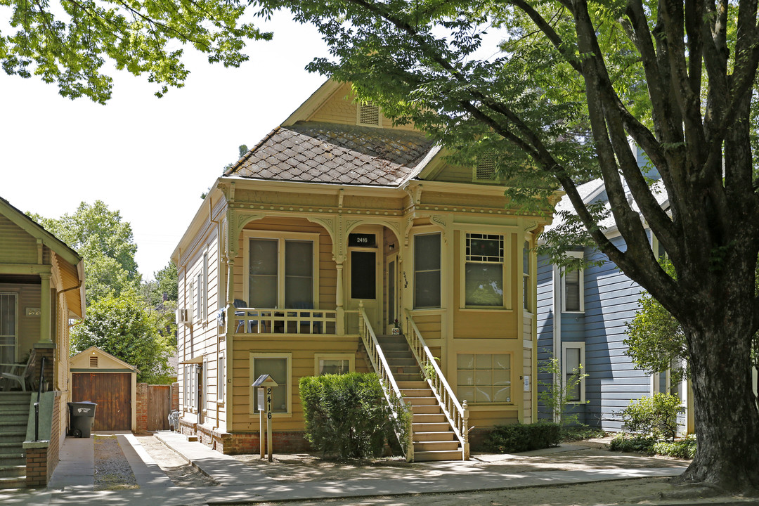 2416 G St in Sacramento, CA - Building Photo