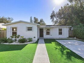 340 NW 45th St in Miami, FL - Building Photo